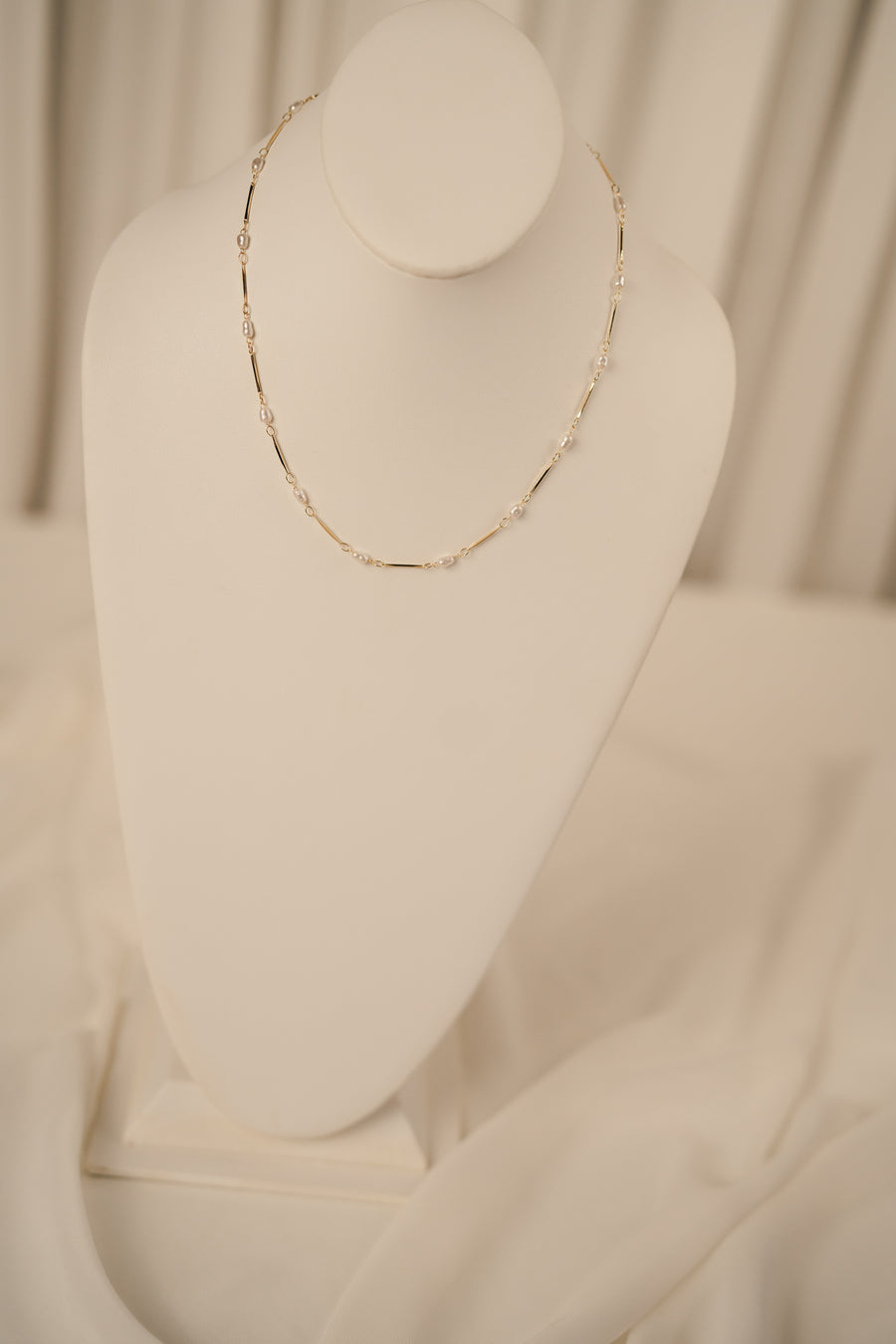 Piper Pearl Bar Necklace