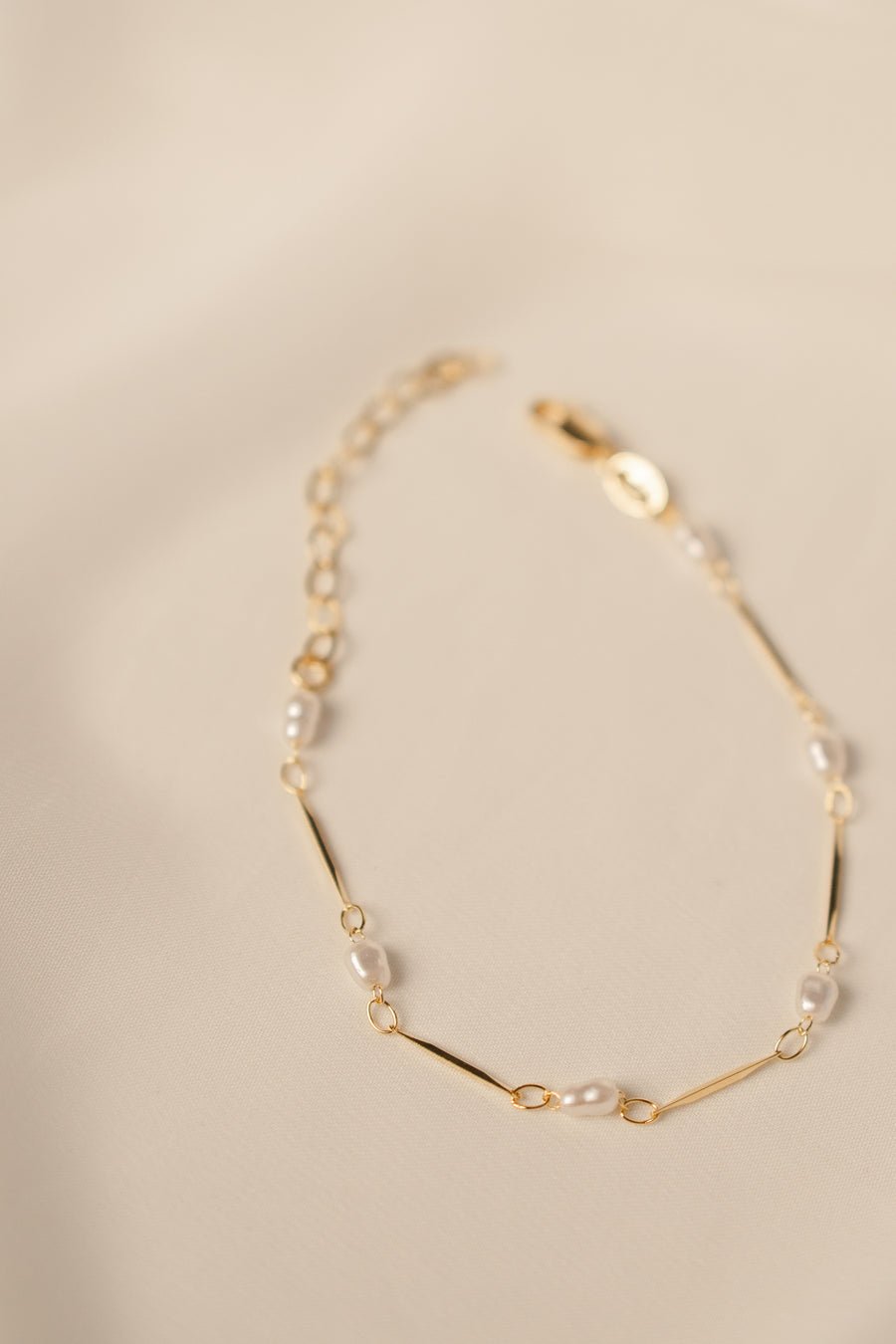 Piper Pearl Bar Bracelet