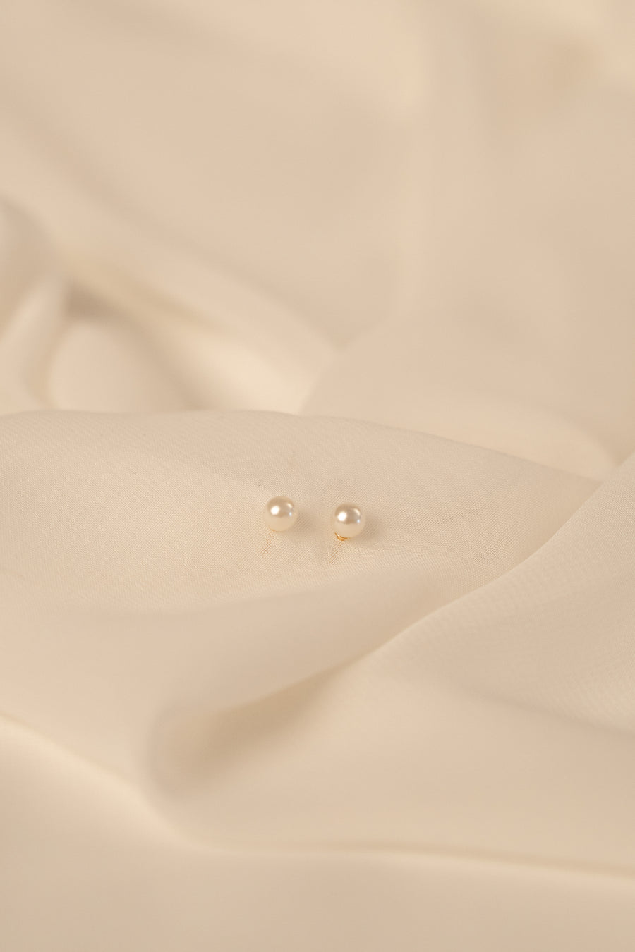 GF Pearl Studs